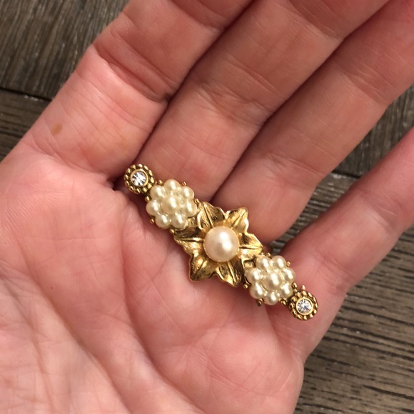 Vintage 1928 Brand Faux Pearl Flower & Rhinestone Bar Pin - Picture 13 of 14